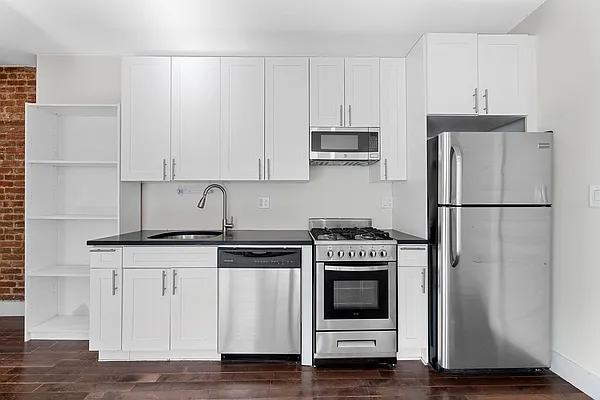 Rented by REAL New York | media 3