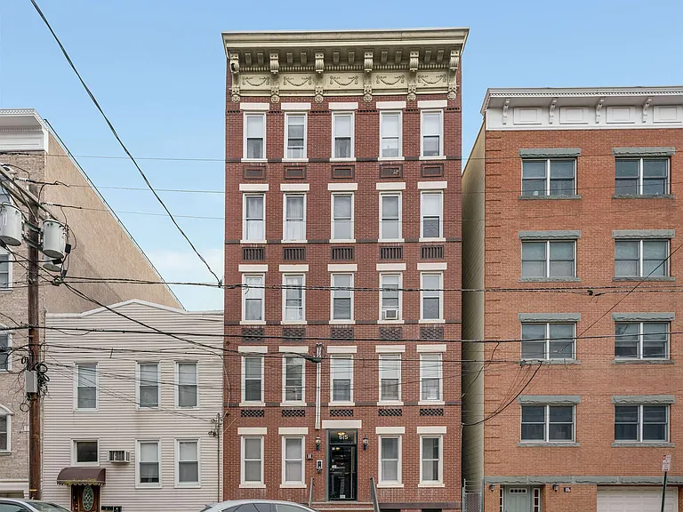615 Monroe St #7 — Photo 8