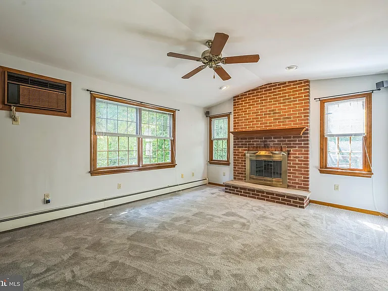 400 Walnut Ave — Photo 15