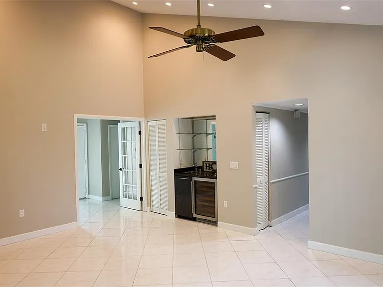 3121 Bordeaux Ln — Photo 8