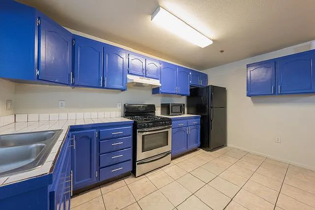 5231 Huntington Dr N #3 — Photo 7