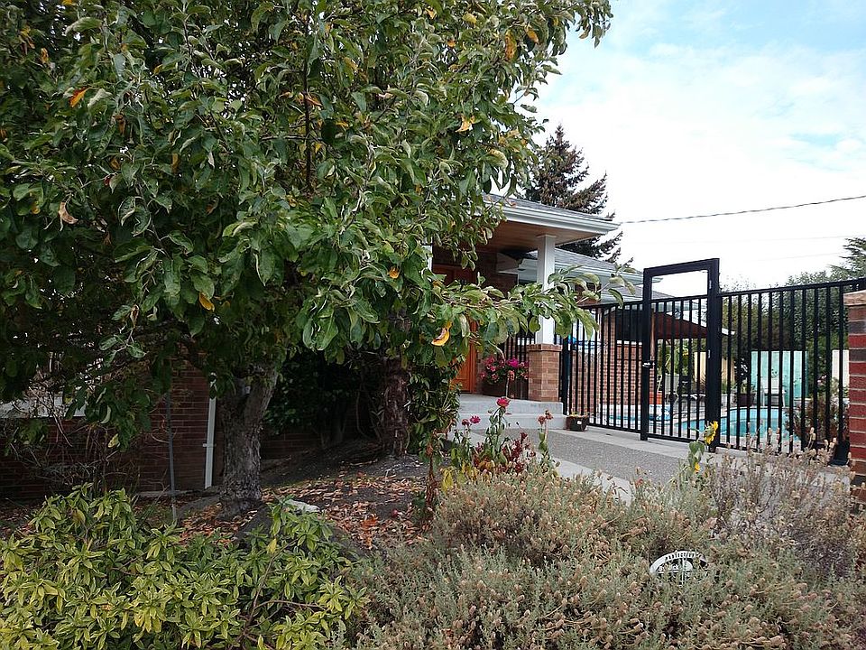 2nd image of 4602 S Dakota St