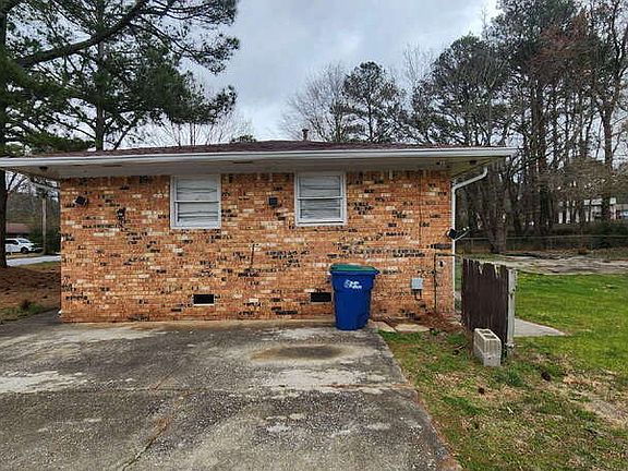 4th image of 2835 Middleburg Dr