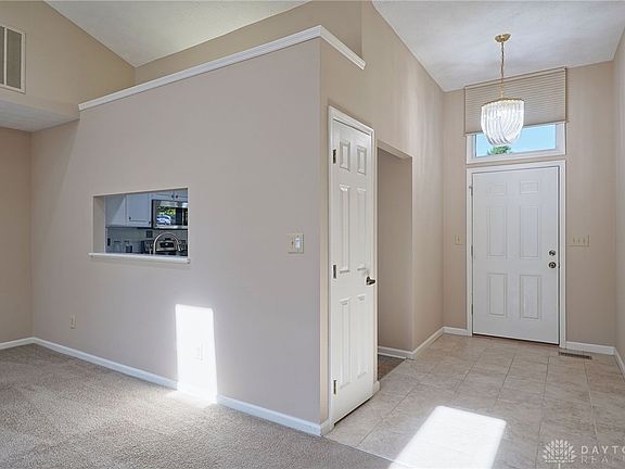 4th image of 474 Cloverhill Ct
