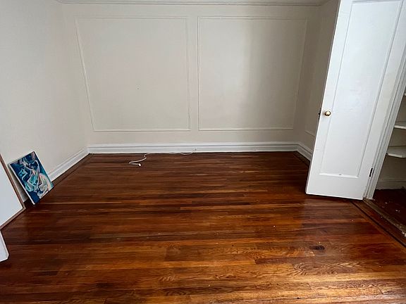 5th image of 322 Linden Blvd APT B5
