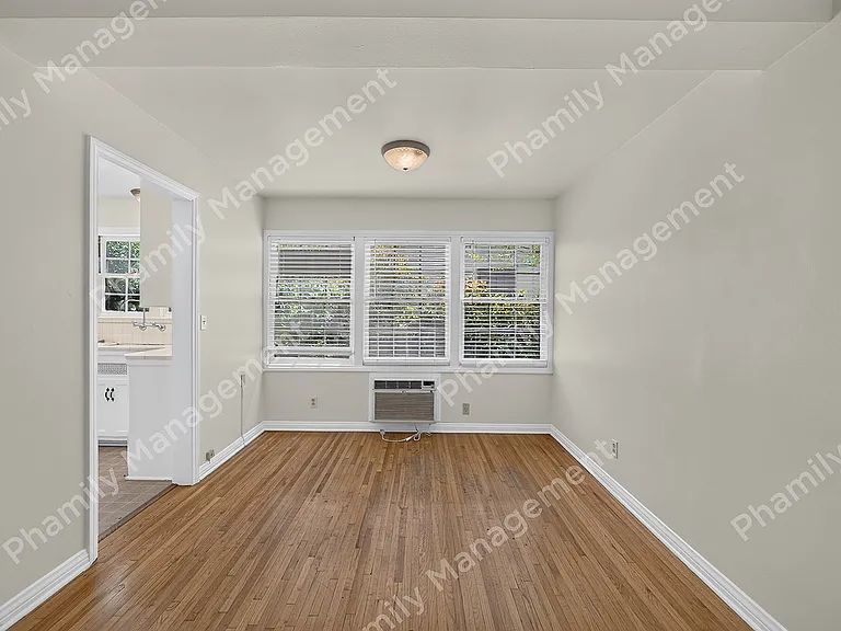 1745 Grevelia St #11 — Photo 5