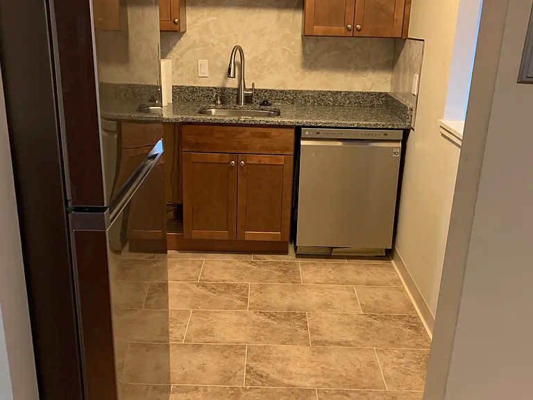 1025 Hancock St #6D — Photo 16