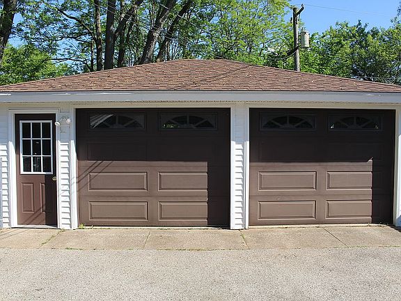 2.5 car garage
