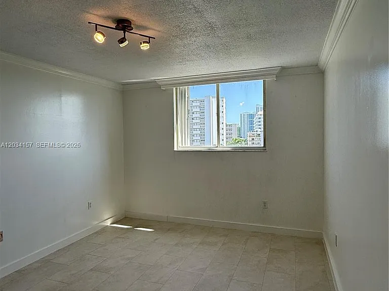 1688 West Ave #706 — Photo 5