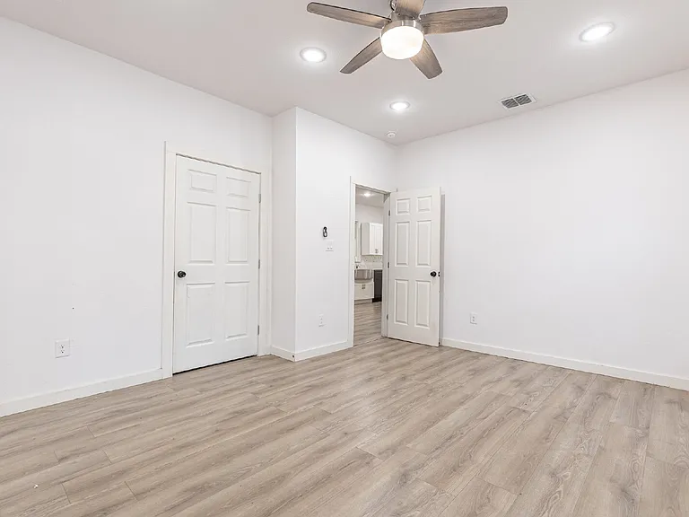 1010 Burnet St — Photo 26