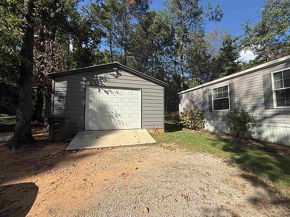 3rd image of 185 Pinetree Rd