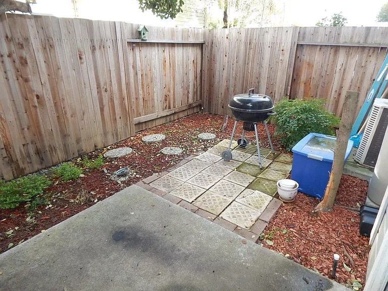 3141 Woods Cir — Photo 13