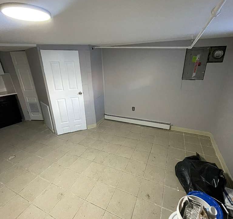 1st image of 144 4th Ave #B1
