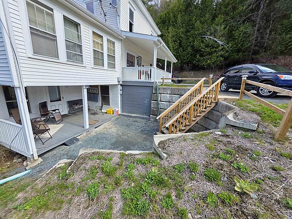 3rd image of 81 Assisqua Avenue