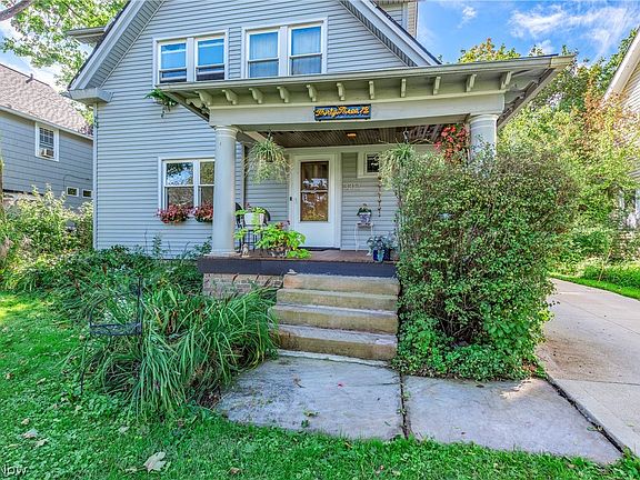 3rd image of 3312 E Fairfax Rd