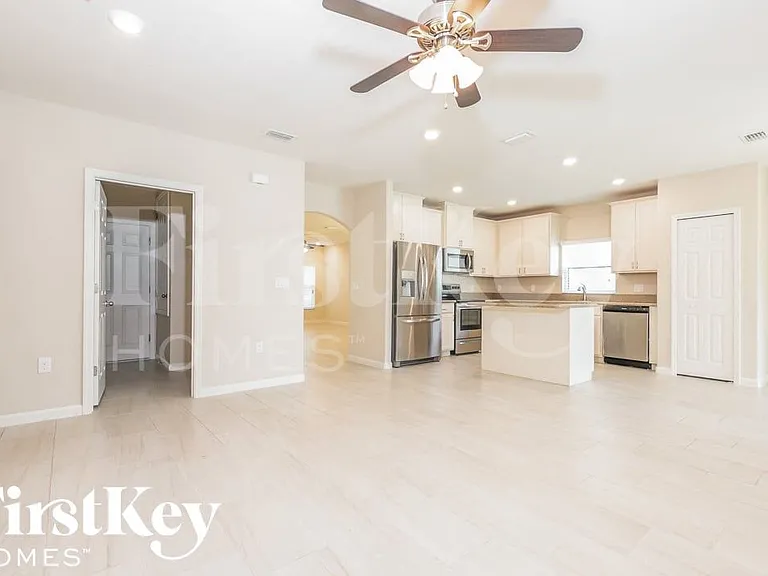 1051 Peta Way — Photo 5
