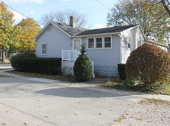 2nd image of 195 E 2nd St