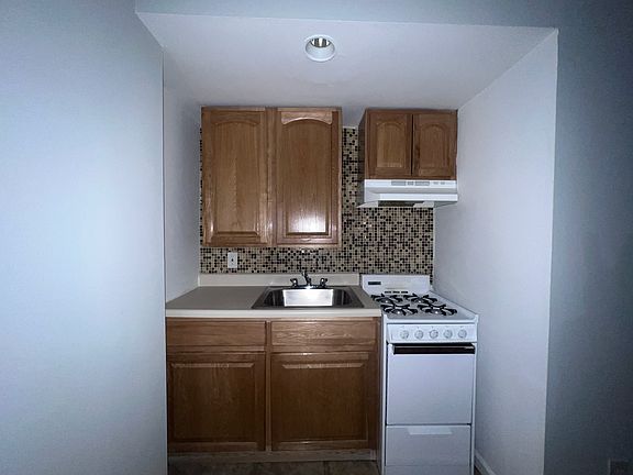 4th image of 110 Fisher Ave APT 2C