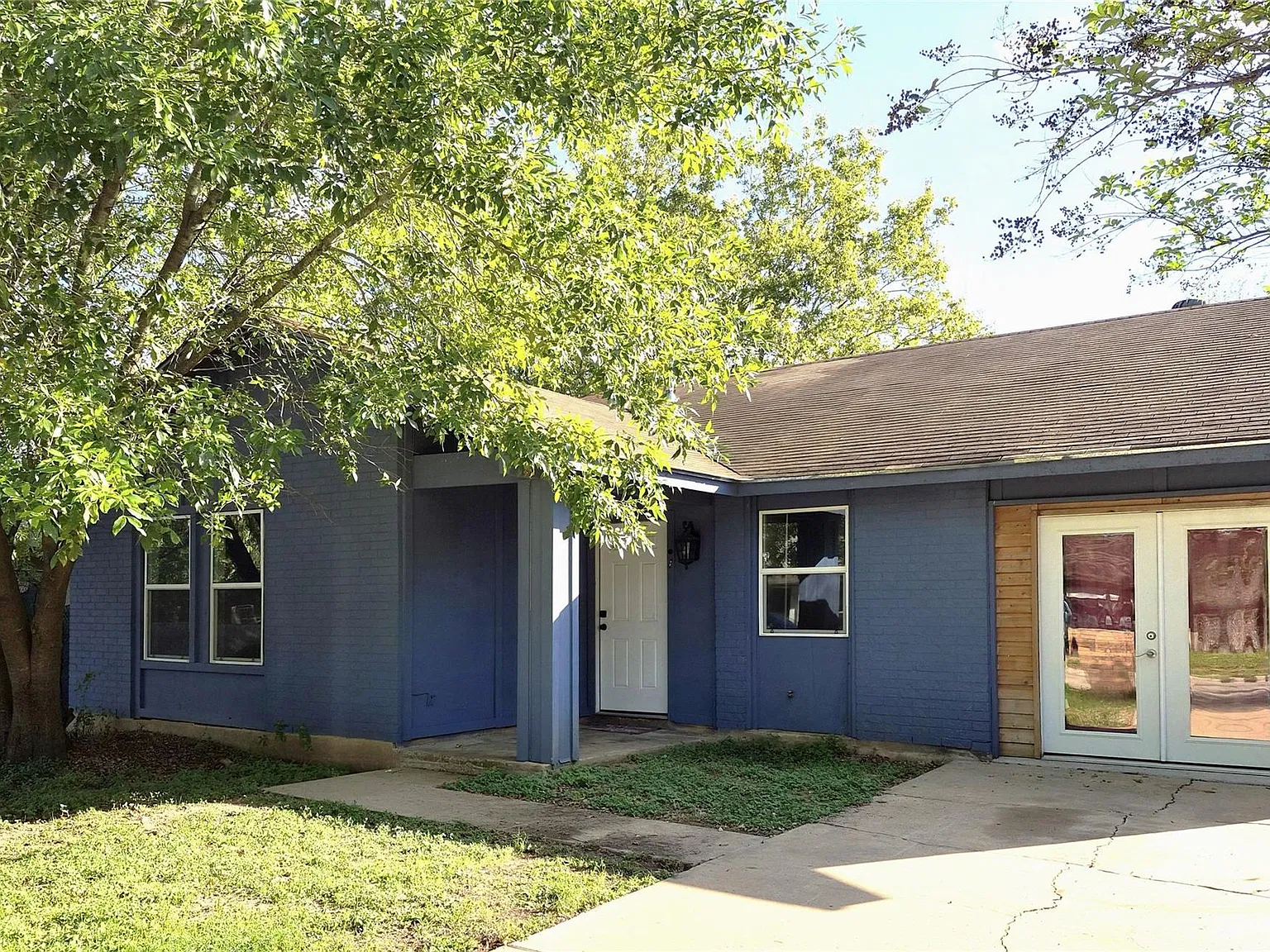 4 bed, 3.0 bath, 1333 sqft, $2,350 — Photo 2