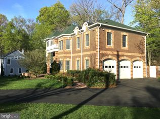 8505 Howell Rd, Bethesda, MD 20817