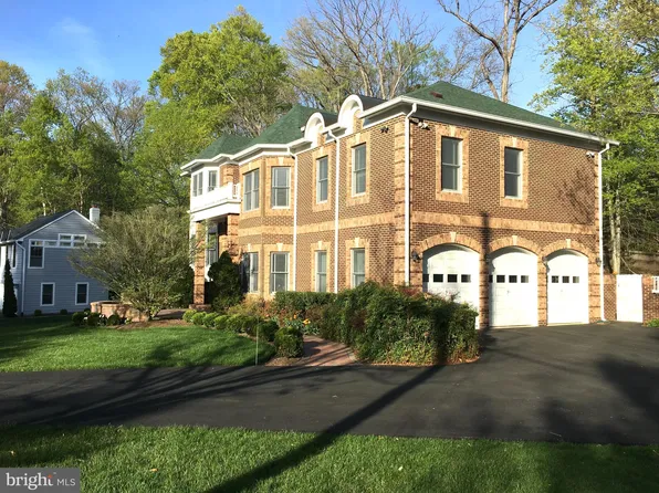 8505 Howell Rd, Bethesda, MD 20817