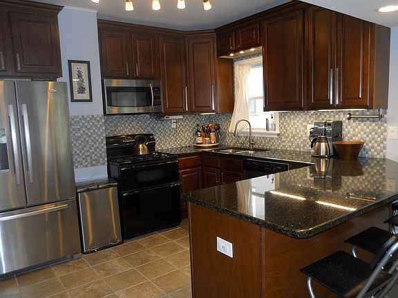 2nd image of 727 Home Ave