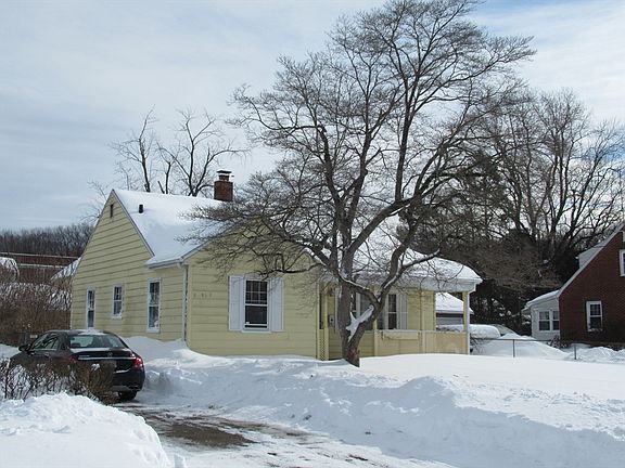 2nd image of 33 Connolly St