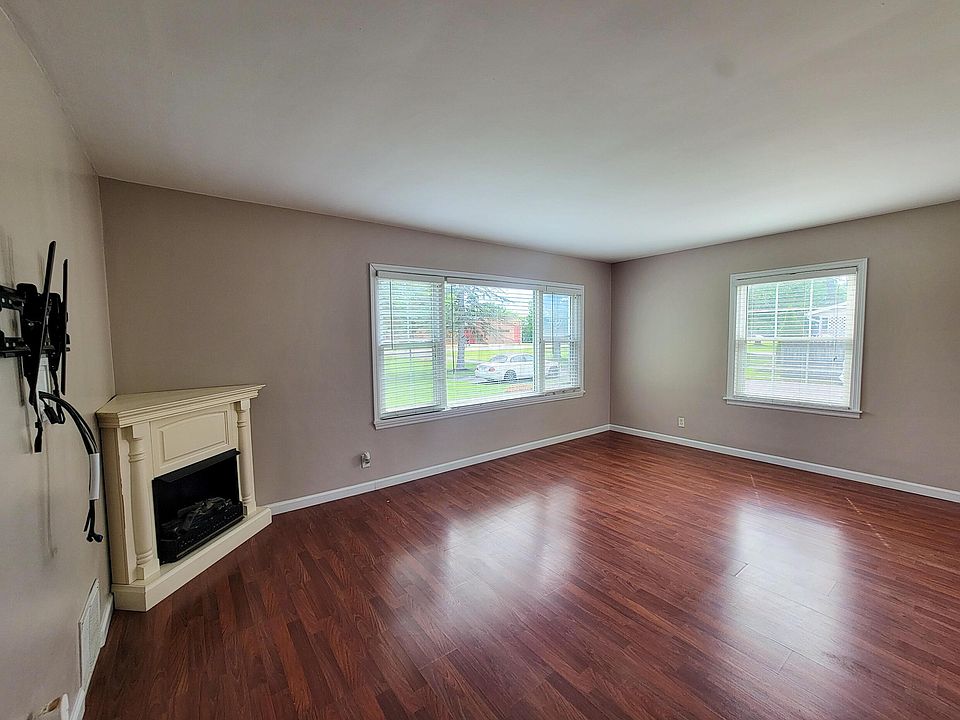 3027 Winchester Pike, Columbus, OH 43232 Zillow