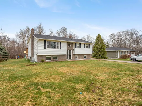 11 Saint Andrews Ct, Stellarton, NS B2H 5R6