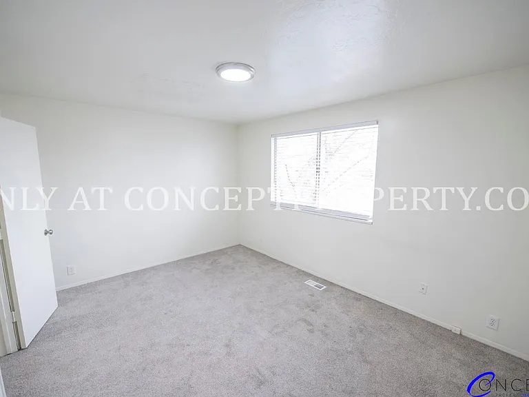 1499 W 2320 S — Photo 32