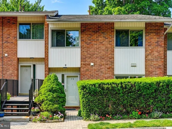 15 Stonehenge Cir #15, Baltimore, MD 21208