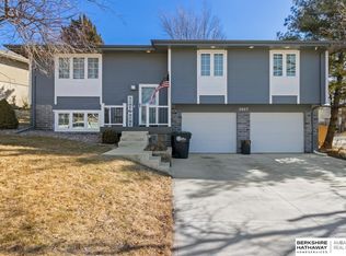 5607 N 112th Cir, Omaha, NE 68164