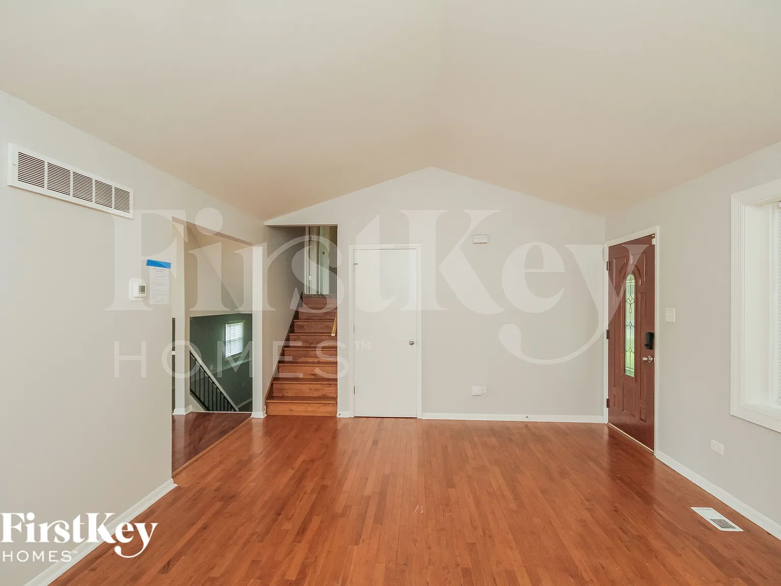 3 bed, 1.5 bath, 1744 sqft, $3,050 — Photo 3