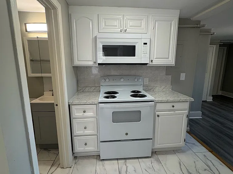 97 Millbury St #1-L — Photo 4