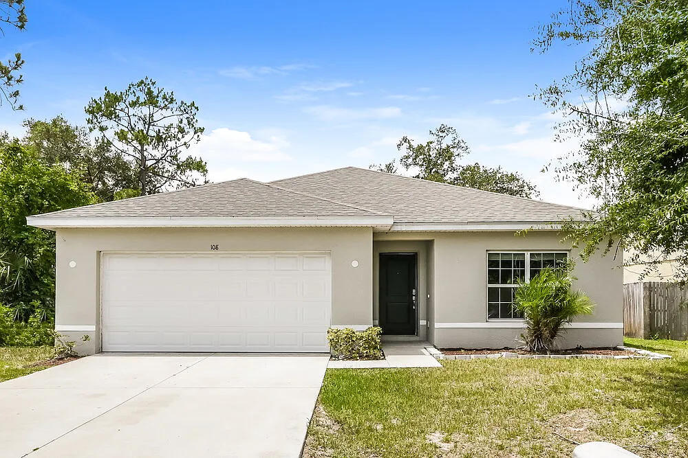 4 bed, 2.0 bath, 1661 sqft, $1,930 — Photo 1