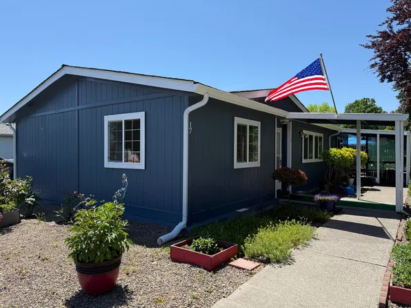 4624 S Pacific Hwy Unit 17, Phoenix, OR 97535