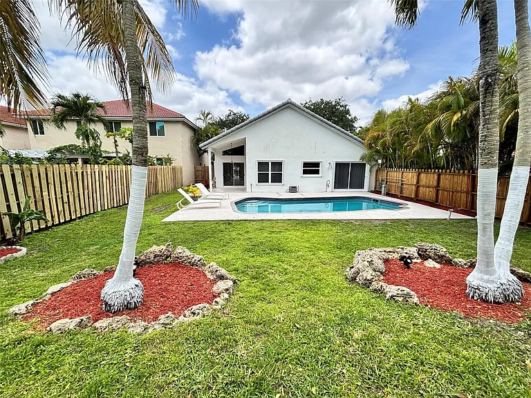 2990 NW 68th Ave — Photo 41