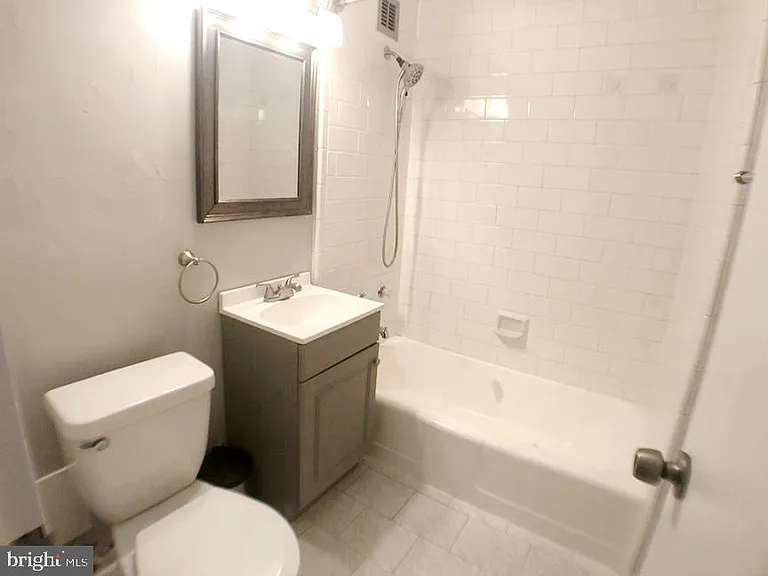 1111 Arlington Blvd #319 — Photo 31