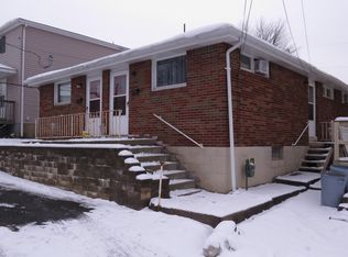 1010 Beacon St, Natrona Heights, PA 15065