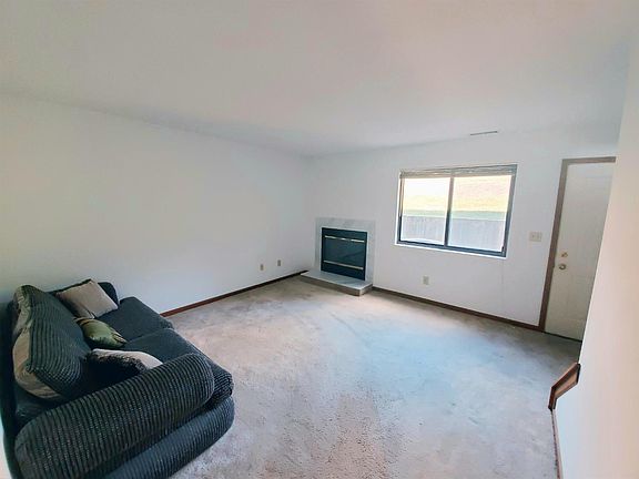 4th image of 5389 Boehm Dr APT A
