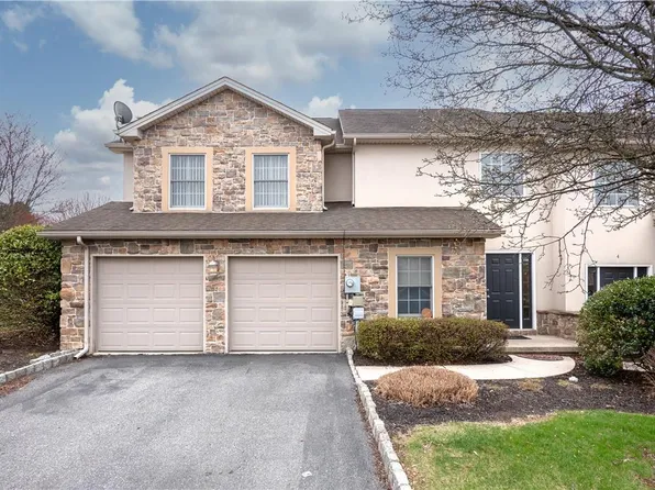 5 Holly Ct, Easton, PA 18040