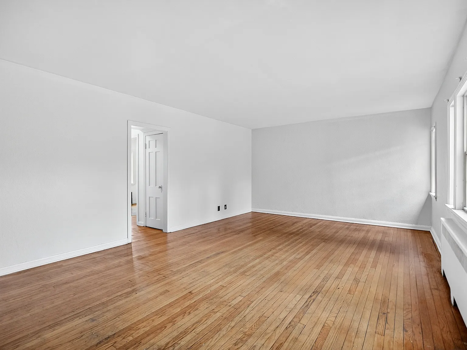 2 bed, 700 sqft, $1,100 — Photo 2