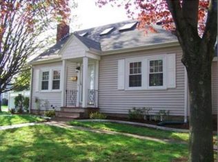 115 Westwood Rd, Stoneham, MA 02180