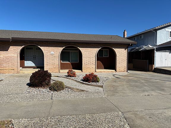 2nd image of 4004 Prunetree Ln