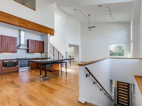 3rd image of 128 Marcia Pl APT 202