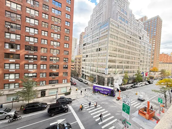 139 East 33rd Street image 16 of 16