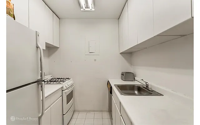 Rented by Douglas Elliman | media 30