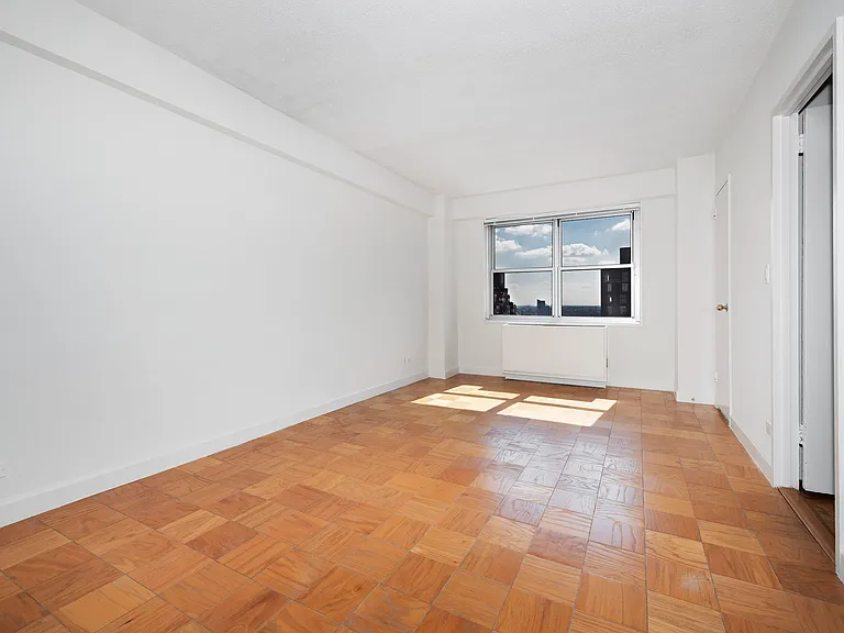 1520 York Ave #18B — Photo 7