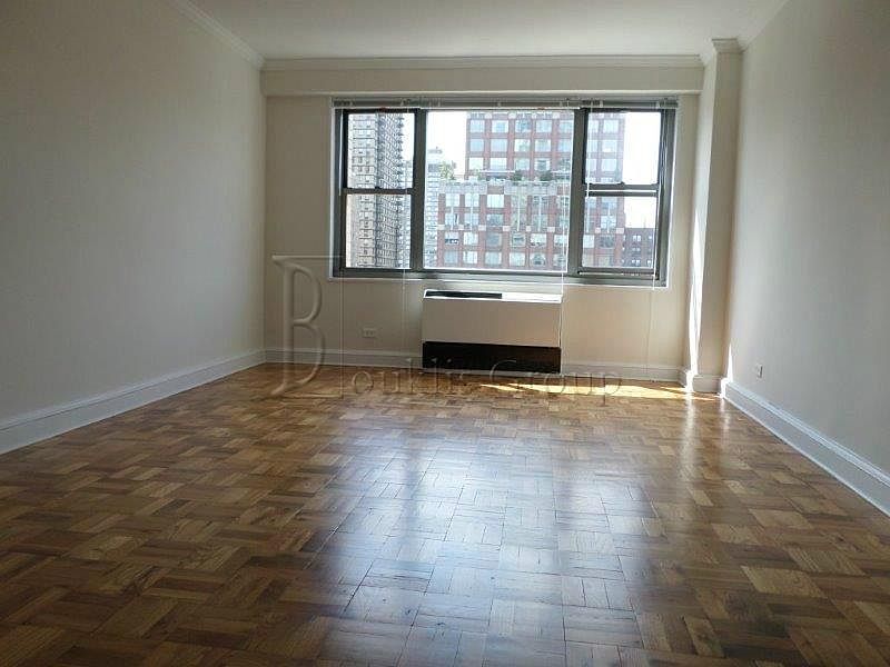 2nd image of 413 E 84th St APT 9