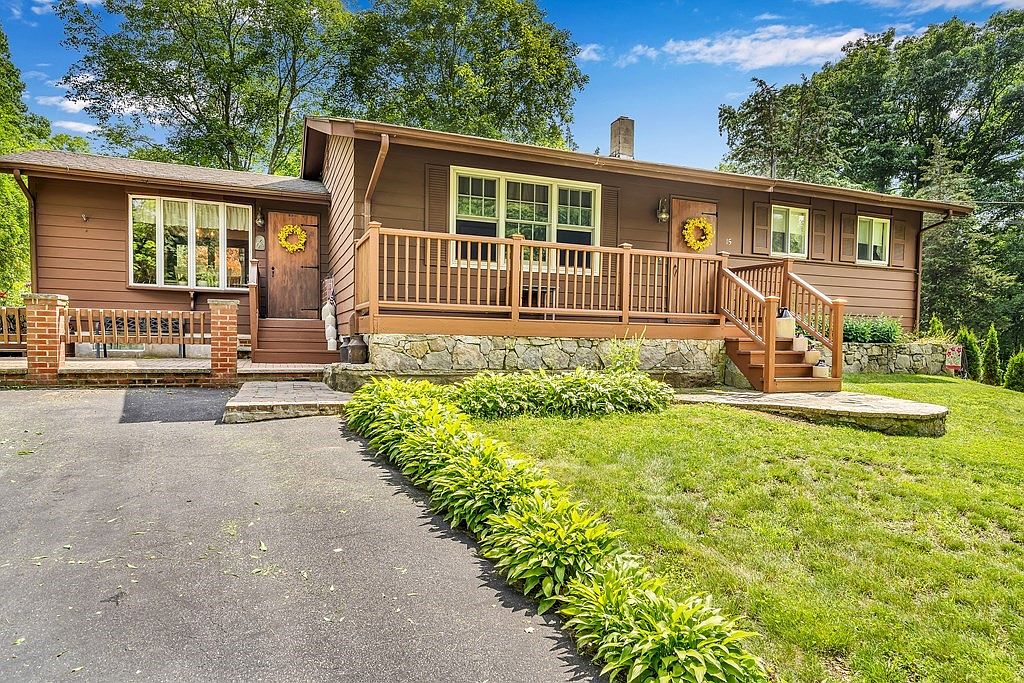 15 Fisher St, Millville, MA 01529 Zillow